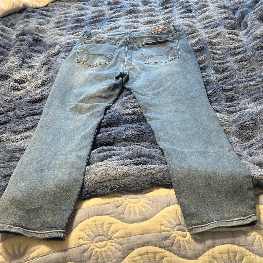 Trendy Distressed Gray Skinny Jeans - Picture 8 of 9